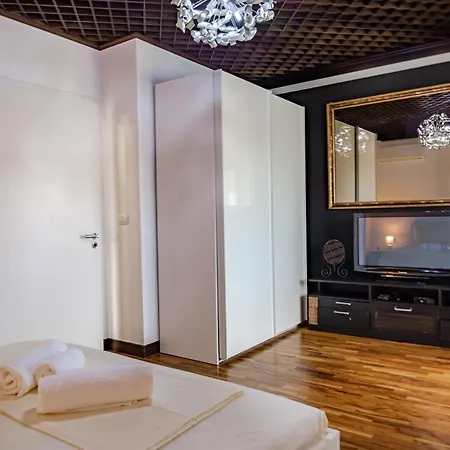 Blloku 2 Bedroom Tirana