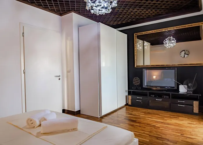 Blloku 2 Bedroom Tirana